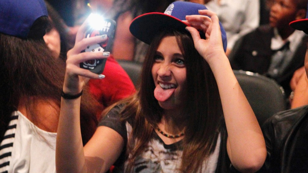 paris-jackson-filha-de-michael-jackson-revela-seu-lado-tiete-em-show-de-chris-brown-20102011-1319196813733_1920x1080