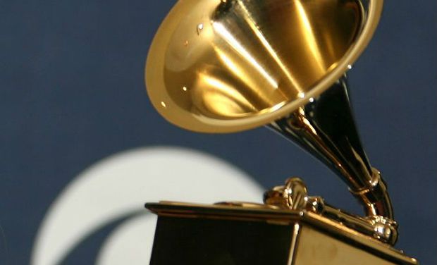 afp_us-grammys-trophy-_0 Indicados ao Grammy 2015 serão anunciados em dezembro