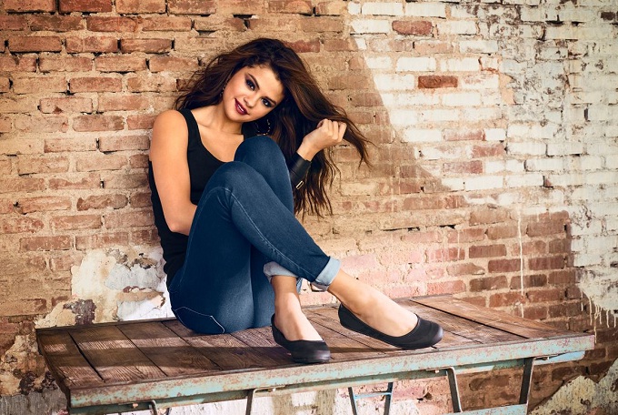 selena gomez adidas Selena Gomez diz que está chegando a hora de revelar “projeto secreto”