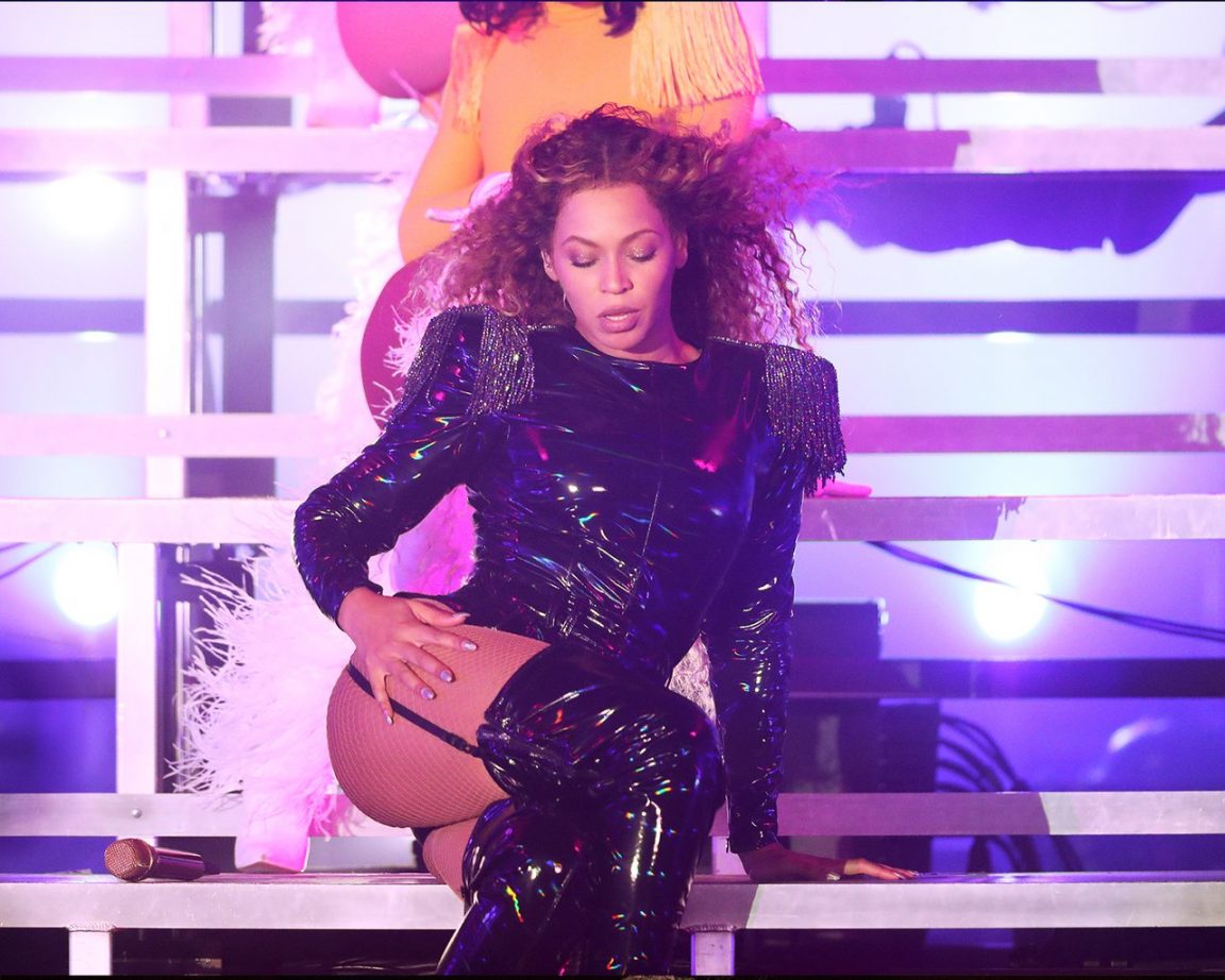 Beyoncé mostra os detalhes dos figurinos de seu show no Coachella POPline