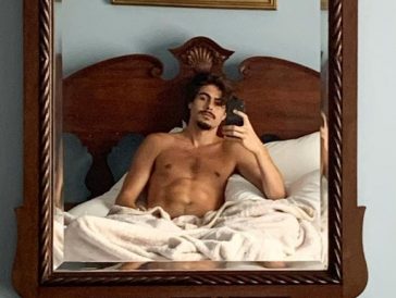 Rafael Vitti posta foto sem camisa e Tatá Werneck brinca Cuidado