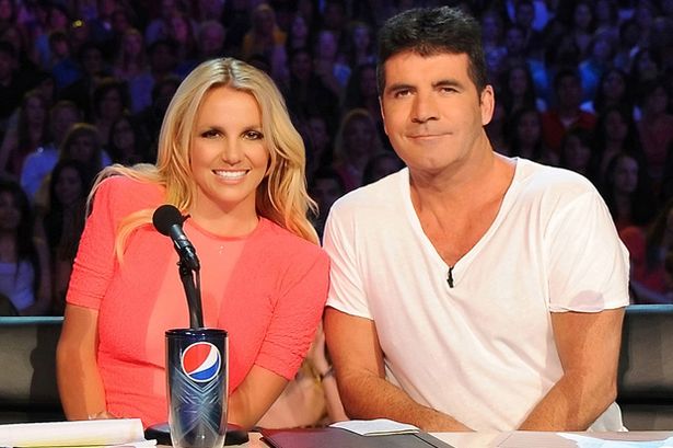Simon Cowell define participação da Britney Spears no “X-Factor EUA”: “contratei alguém que não falava” - POPline