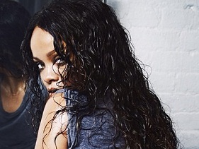 Rihanna estampa a capa da próxima edição da revista ELLE; veja as fotos
