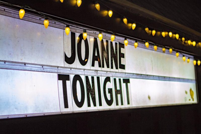 joanne-divebar