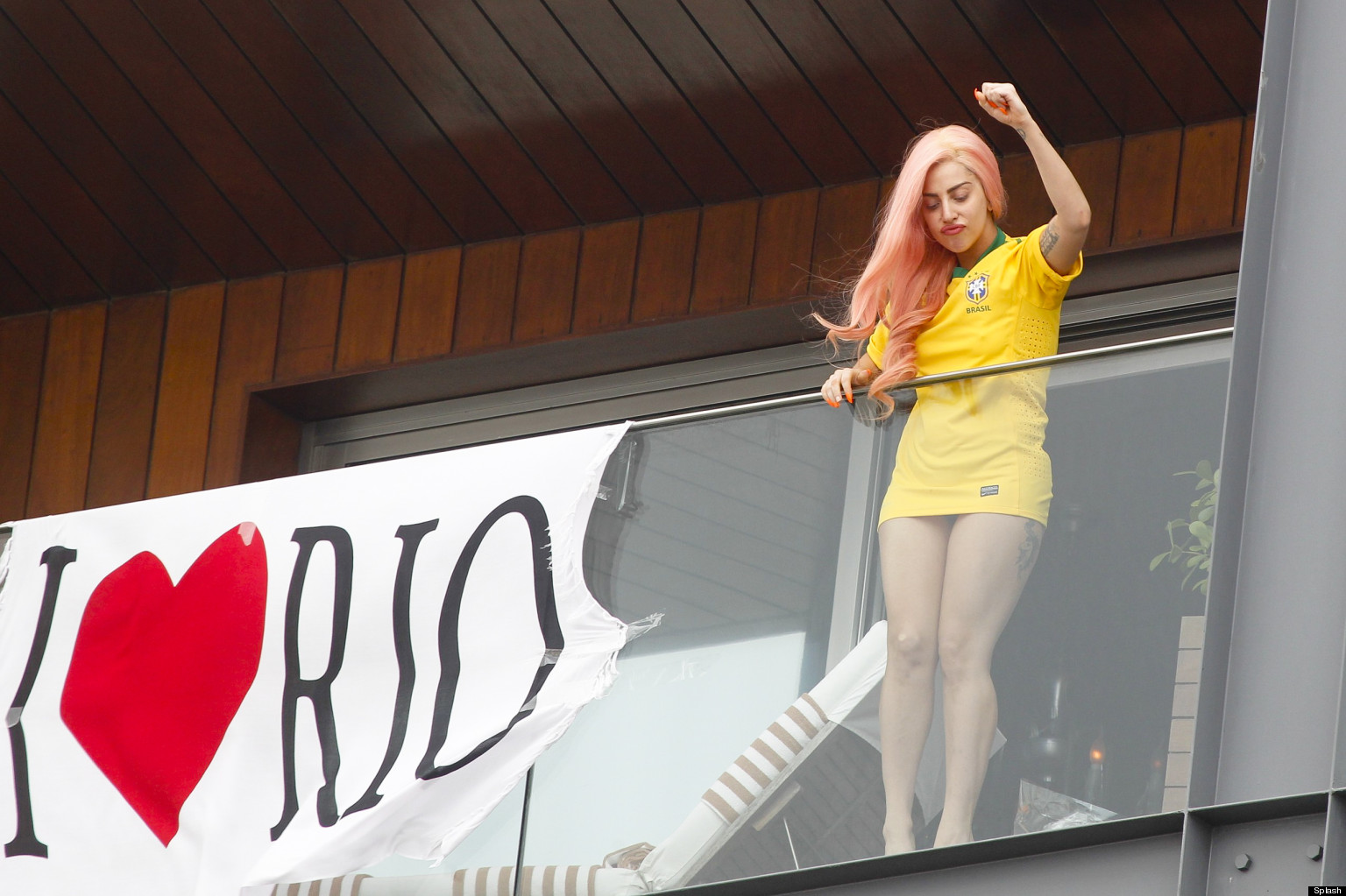 Lady Gaga Shows Off Her New Pink Hair And Her Love For Rio In Brazil Popline