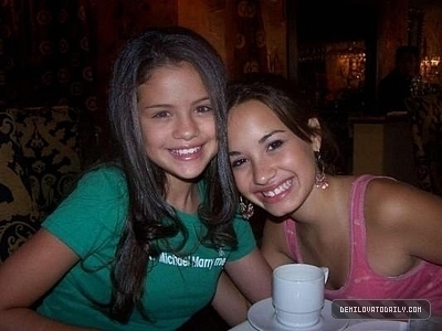 Semi Demi Lovato E Selena Gomez