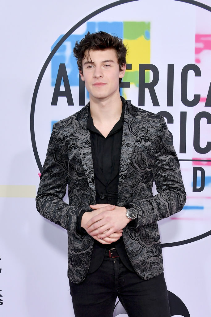 Ama 2017 Shawn Mendes Passa Pelo Tapete Vermelho Popline