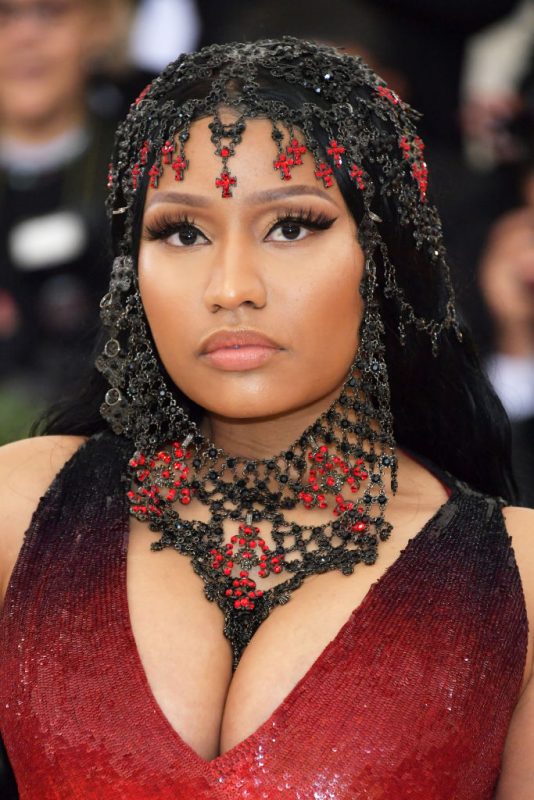 MET Gala Nicki Minaj é a dama de vermelho da noite POPline