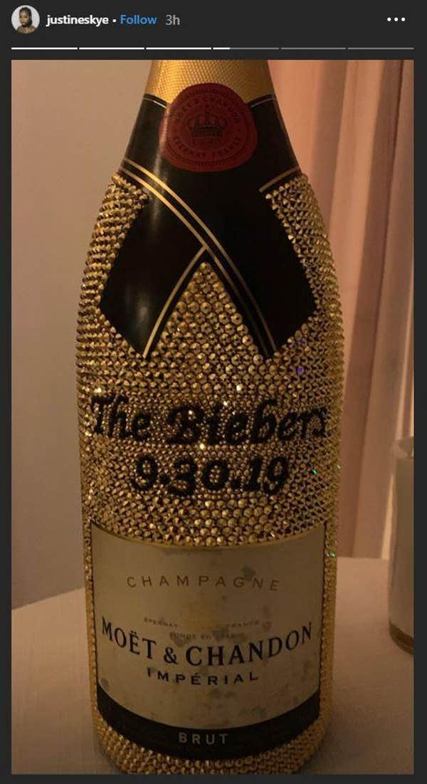 O atributo alt desta imagem está vazio. O nome do arquivo é champagne-bottle-personalised-bieber-01-10-2019.jpg.jpg