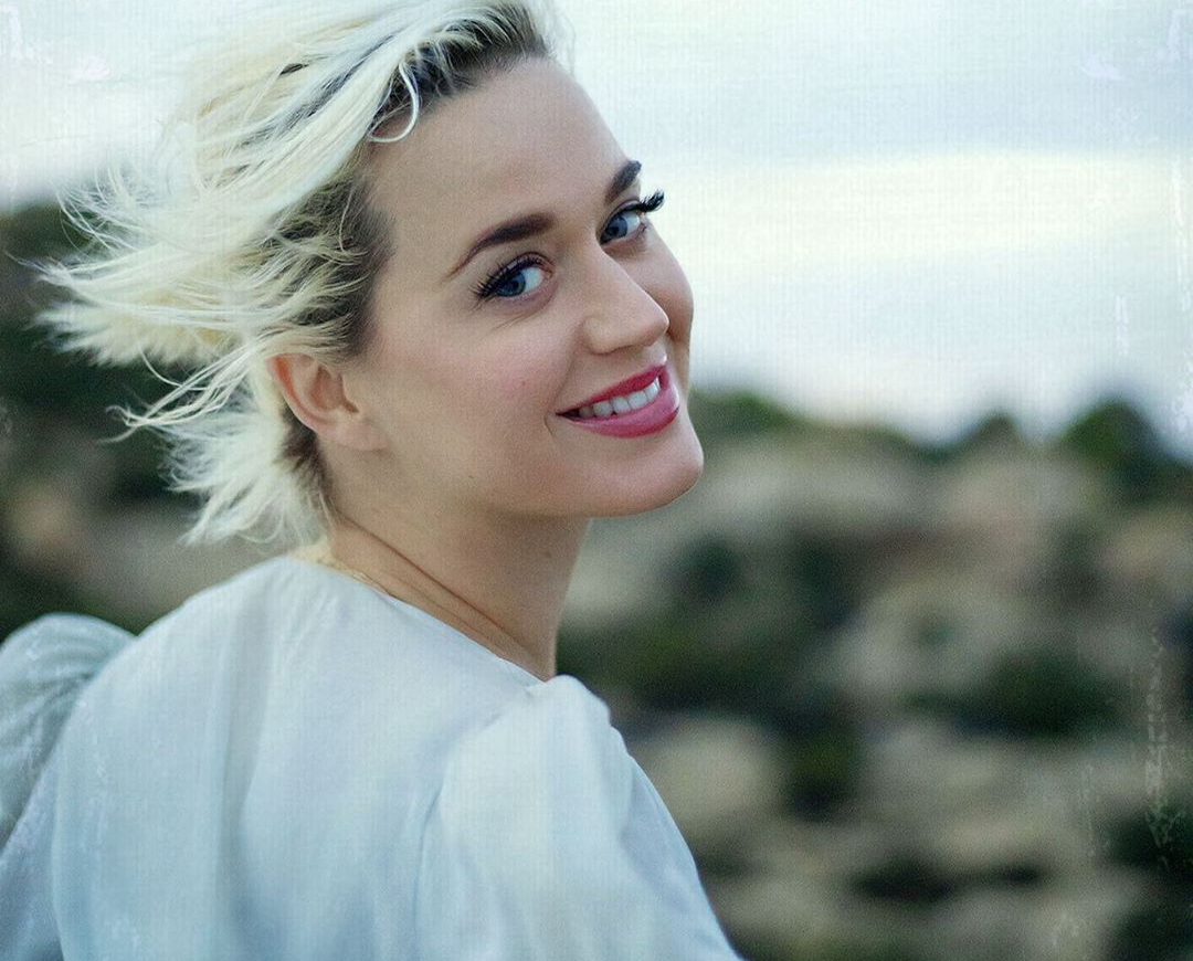 Katy Perry cria playlist com músicas de Bjork a Madonna