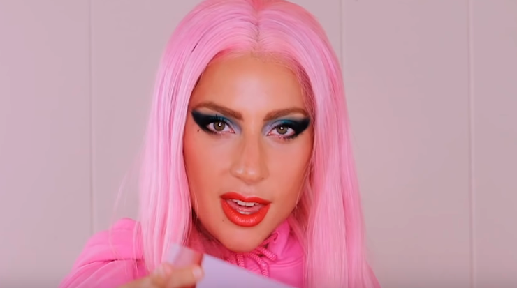Lady Gaga lança vídeo com desafio de maquiagem e lip sync de "Stupid Love" com participação de drag queens