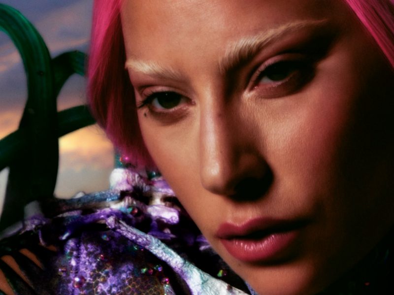 Lady Gaga em foto de rosto para o novo álbum 