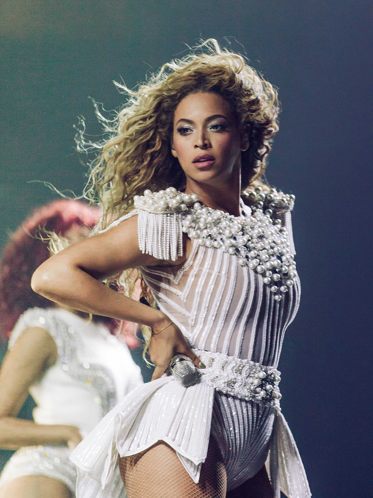 Beyoncé estreia "BLACK PARADE" no Top 40 da Billboard Hot 100