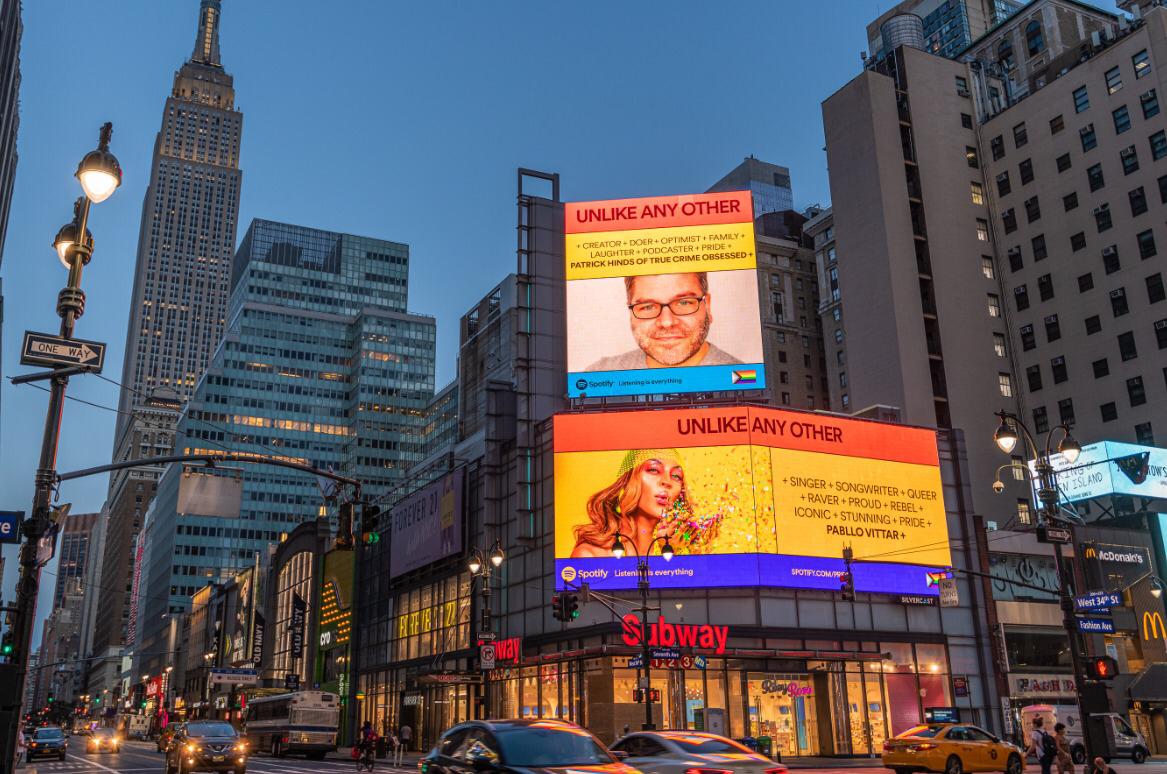 Pabllo Vittar está em outdoors nos EUA e no Canadá com publicidade do Spotify