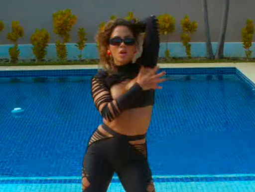 Anitta lança clipe de Tócame