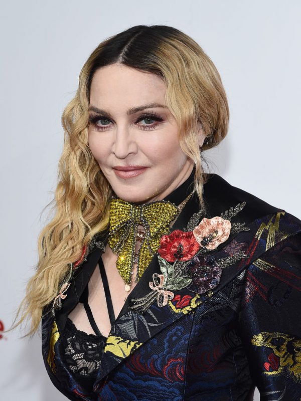 Madonna negocia com Warner Records
