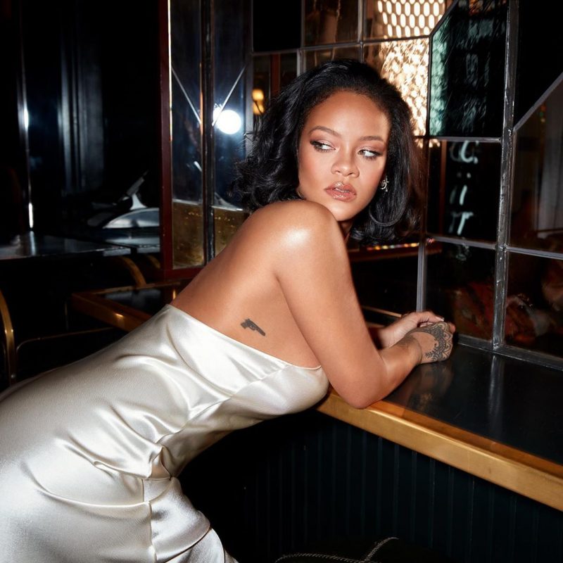 Rihanna convocou vários produtores e compositores