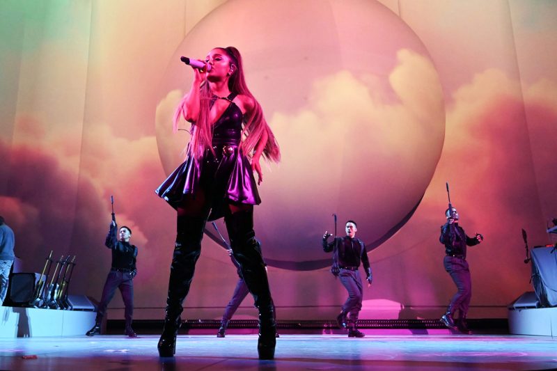 Ariana Grande Descarta Possibilidade De Shows Até 2022 Não Me Sinto Segura Popline 8281