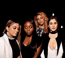 Por que as cantoras do Fifth Harmony não conseguem lançar seus álbuns solo?