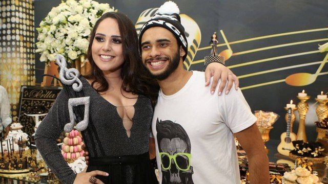 Ex-marido de Perlla revela que se separou da cantora porque descobriu que "ela estava vendendo nudes"/Foto: Divulgação