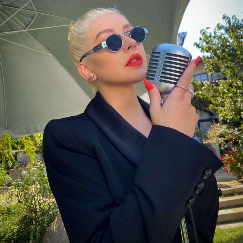 Christina Aguilera tem voz poderosa