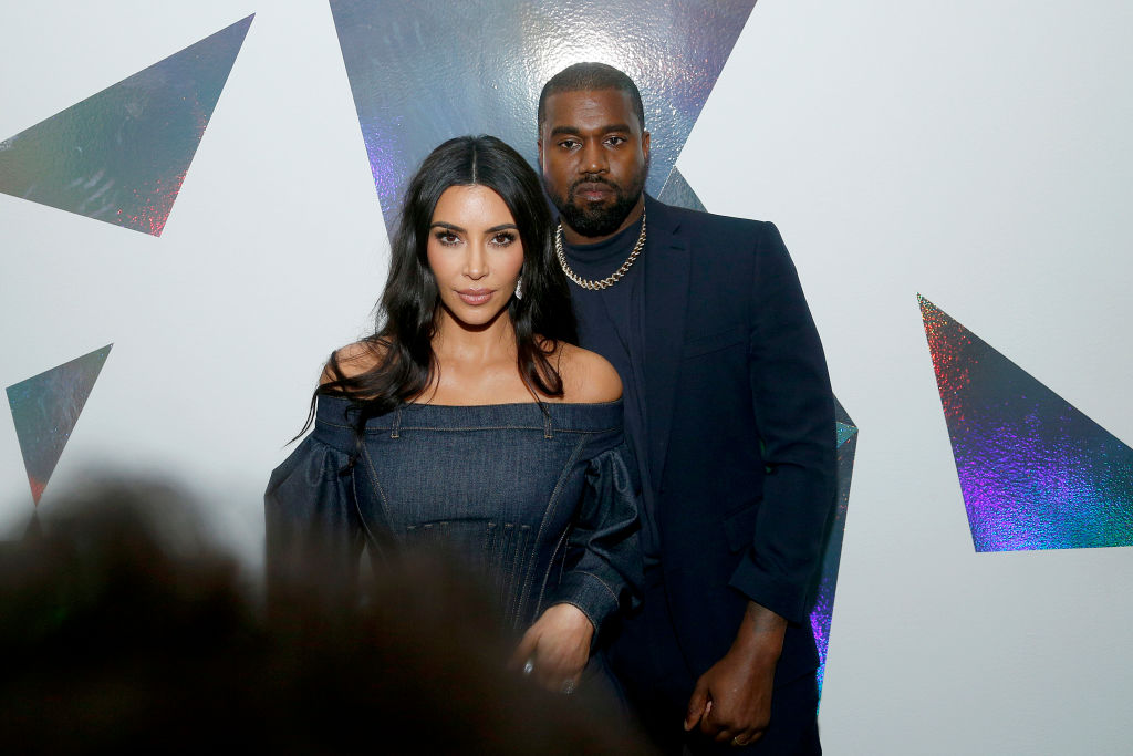 Kanye West presenteia Kim Kardashian com holograma do seu pai, morto há 17 anos Foto: Lars Niki/Getty Images for WSJ. Magazine Innovators Awards )