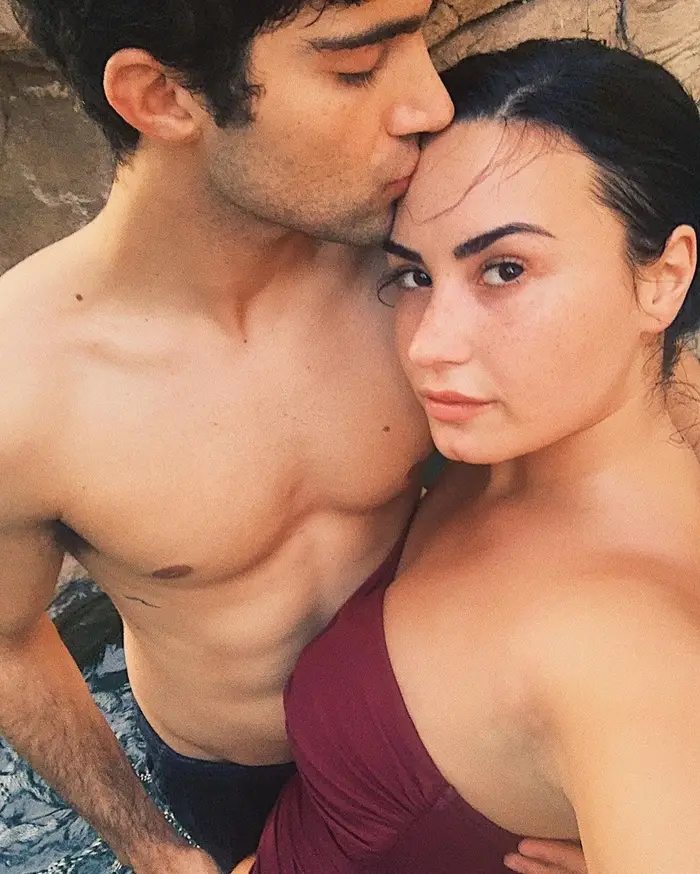 Ex-noivo de Demi Lovato não aceita término