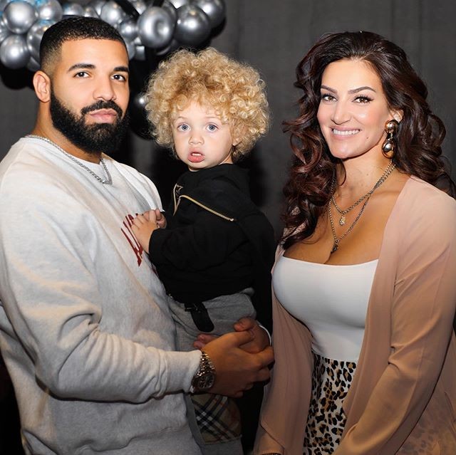 Drake divulga rara foto do filho Adonis