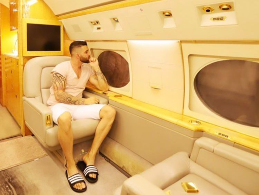 Gusttavo Lima exibe fotos do seu jatinho de R$ 180 milhões. Foto: Instagram @gusttavolima