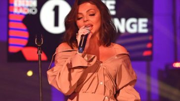 Little Mix: Jesy Nelson sofre ataque de pânico durante performance