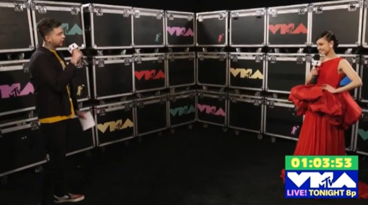 Sofia Carson VMA 2020 Pré-show entrevista