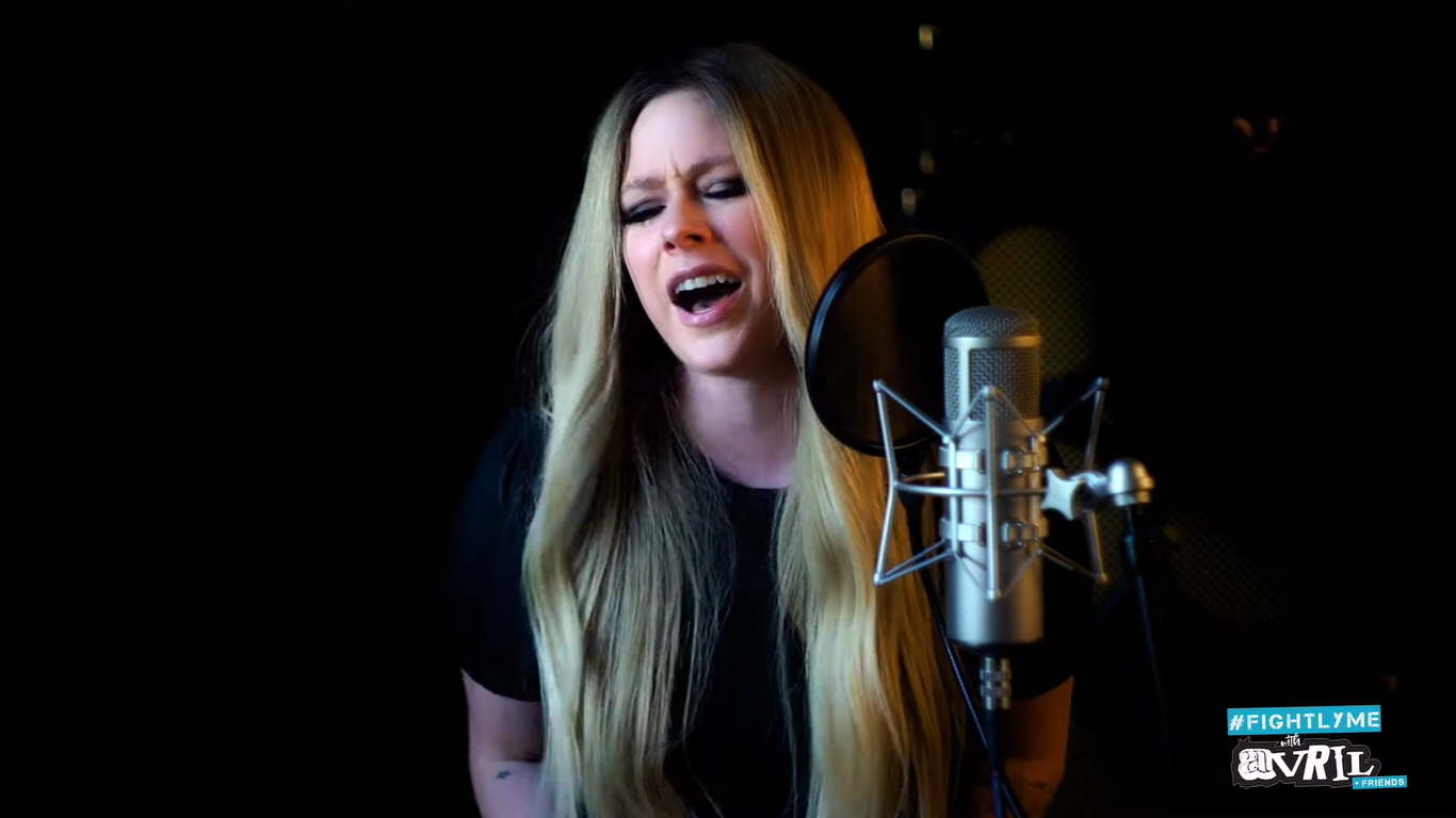 Live paga de Avril Lavigne decepciona fãs