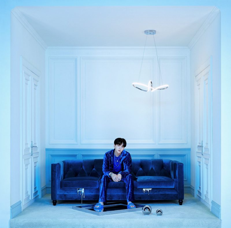 BTS: SUGA explica escolha pelo azul para fotos do "BE"