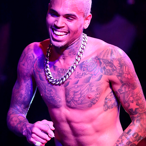 Chris Brown pelado