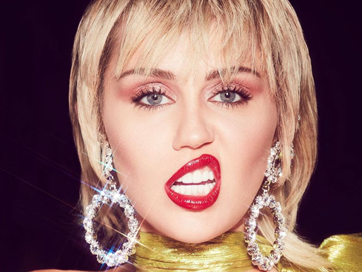 Miley Cyrus deu unfollow em quem foi a festa de Halloween?