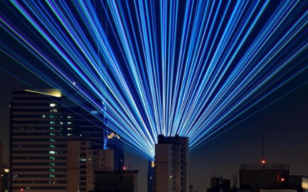 Público das redes sociais vibra em live de Alok com laser que é possível ver do espaço. Foto: Divulgação 