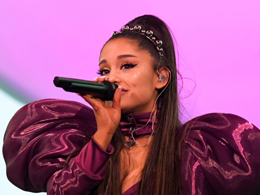 Ariana Grande dá dica que lançará show na Netflix