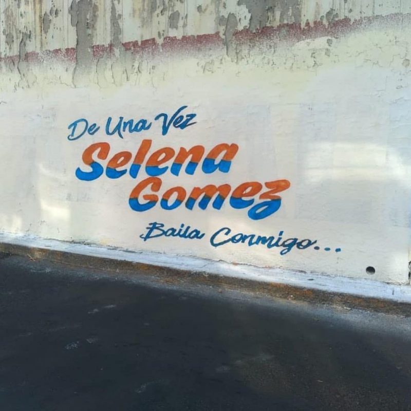 Selena Gomez lançamento em espanhol