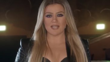 Kelly Clarkson The Voice USA