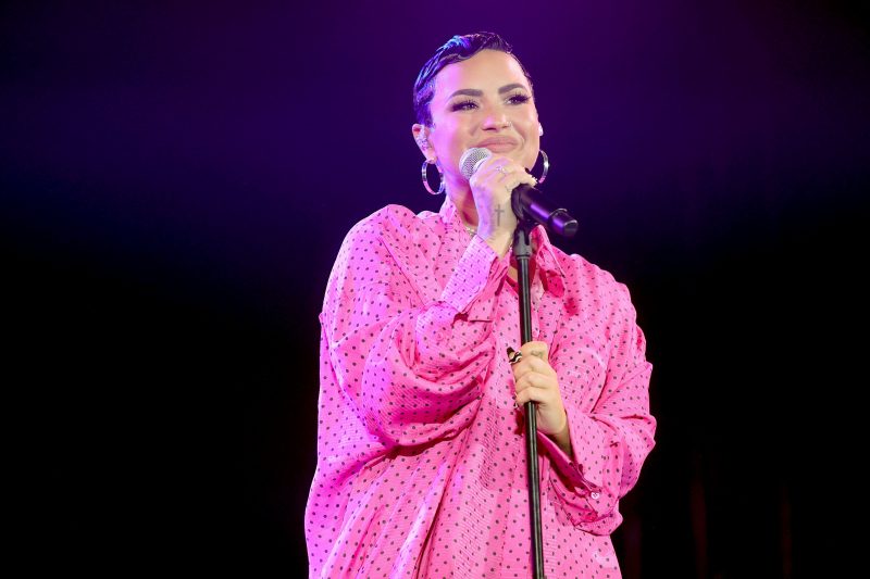 "Já lançava meus álbuns cansada deles", diz Demi Lovato