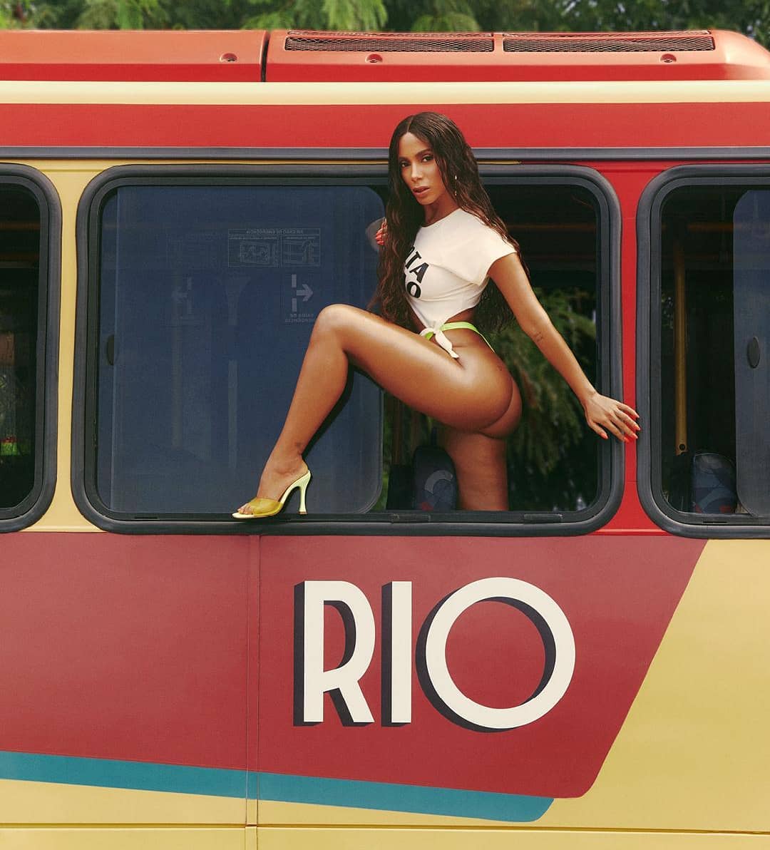 Anitta divulga capa, pre-save e detalhes de "Girl From Rio"