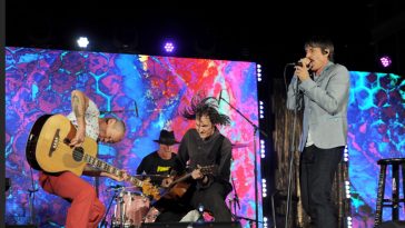 SANTA MONICA, CALIFORNIA - OCTOBER 24: (EDITORS NOTE: Retransmission with alternate crop.) Red Hot Chili Peppers perform onstage during the Transformative Medicine of USC: Rebels with a Cause GALA at on October 24, 2019 in Santa Monica, California. (Photo by Joshua Blanchard/Getty Images for Lawrence J. Ellison Institute for Transformative Medicine of USC)