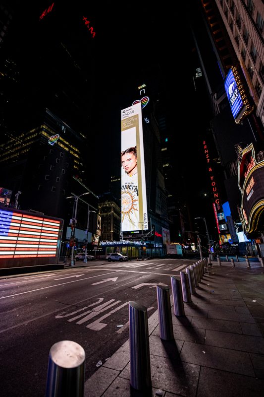 Giulia Be está em painel da Times Square
