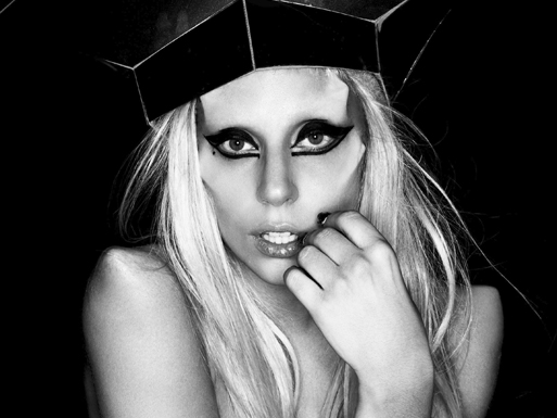 Lady Gaga relançará músicas do "Born This Way" em parceria com artistas LGBTQIA+