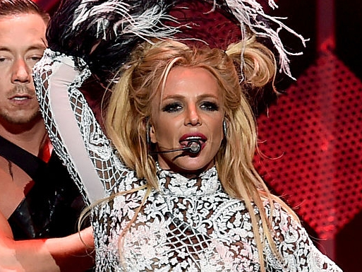 Britney Spears foi obrigada a fazer show com febre de 40ºC