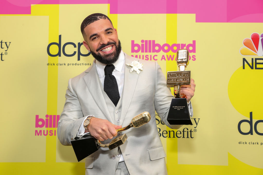 Atenção! Álbum do Drake sai até setembro