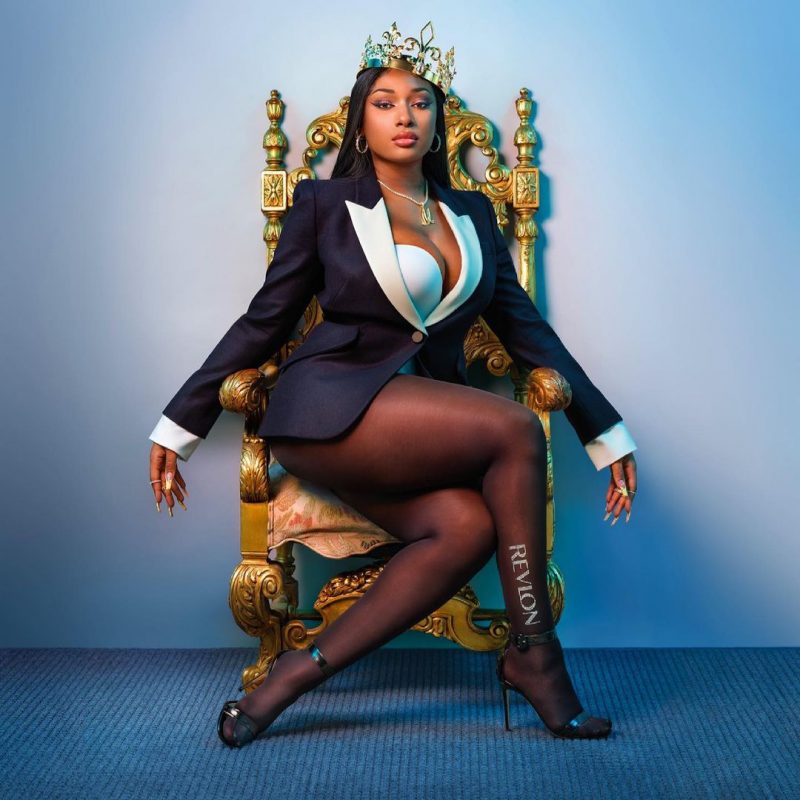 Megan Thee Stallion paga velório de fã