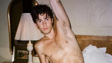 Sexy! Sem camisa! Veja fotos de Shawn Mendes para Wonderland
