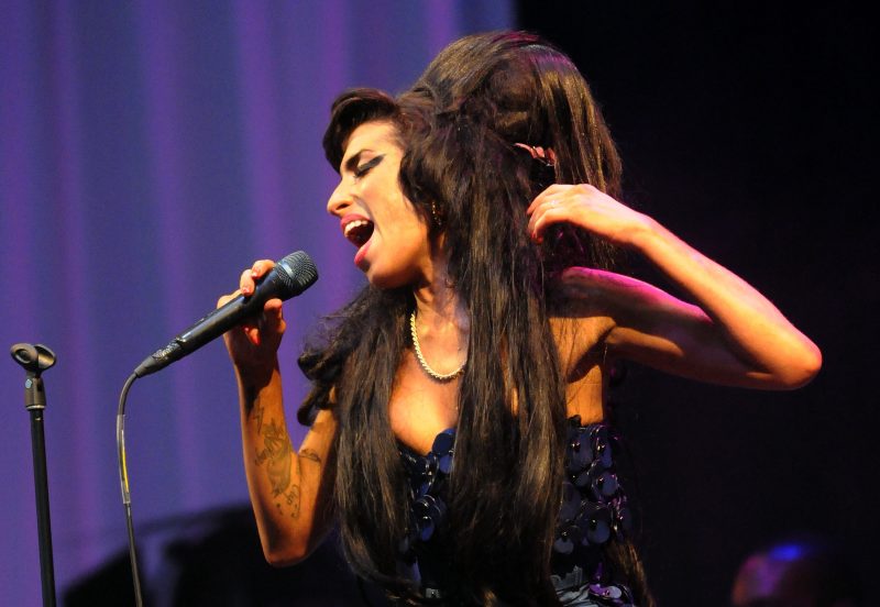 Amy Winehouse: Ecad revela músicas mais tocadas da cantora no Brasil