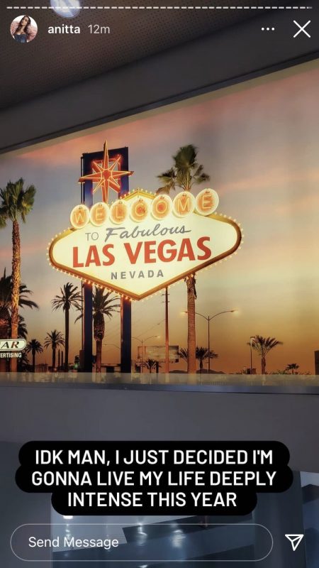 Anitta está em Las Vegas: "viver intensamente"